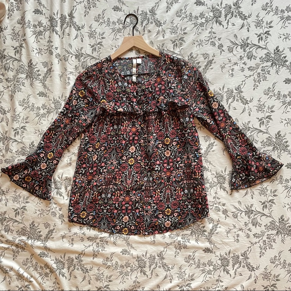 LC Lauren Conrad Bell Sleeve Floral Blouse